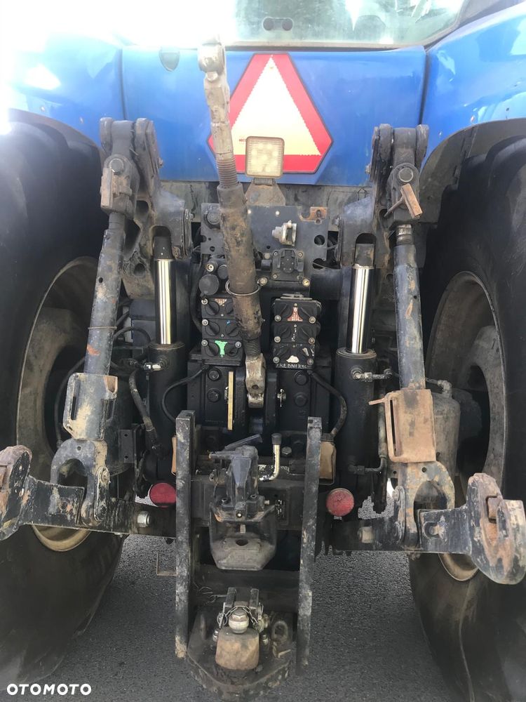 New Holland T8 - 5