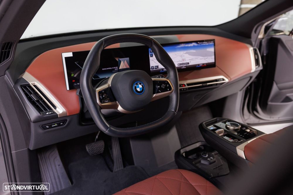 BMW iX xDrive 50 Pack Desportivo - 7