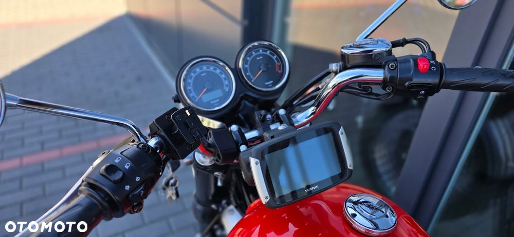 Triumph Bonneville - 34