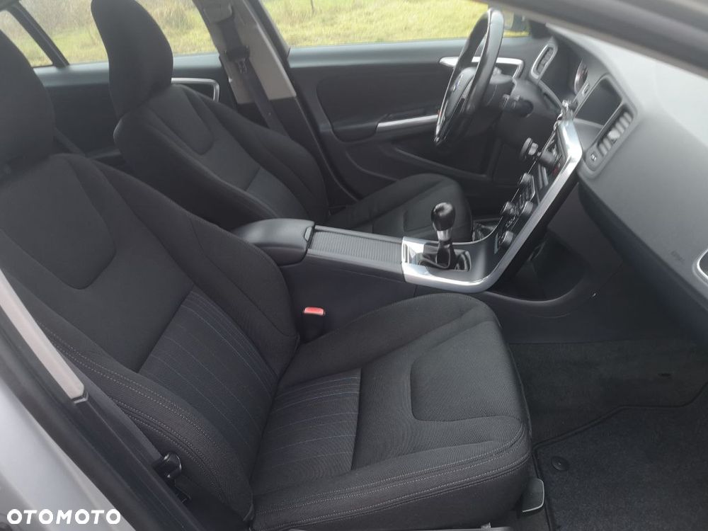 Volvo S60 DRIVe Momentum - 12