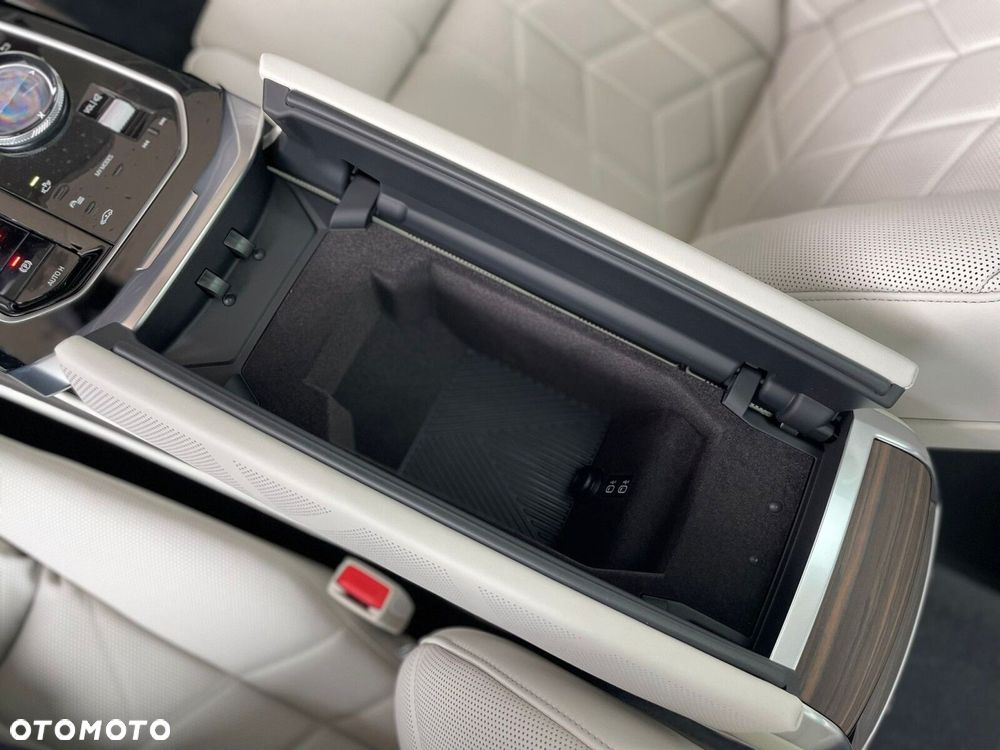 BMW Seria 7 - 30