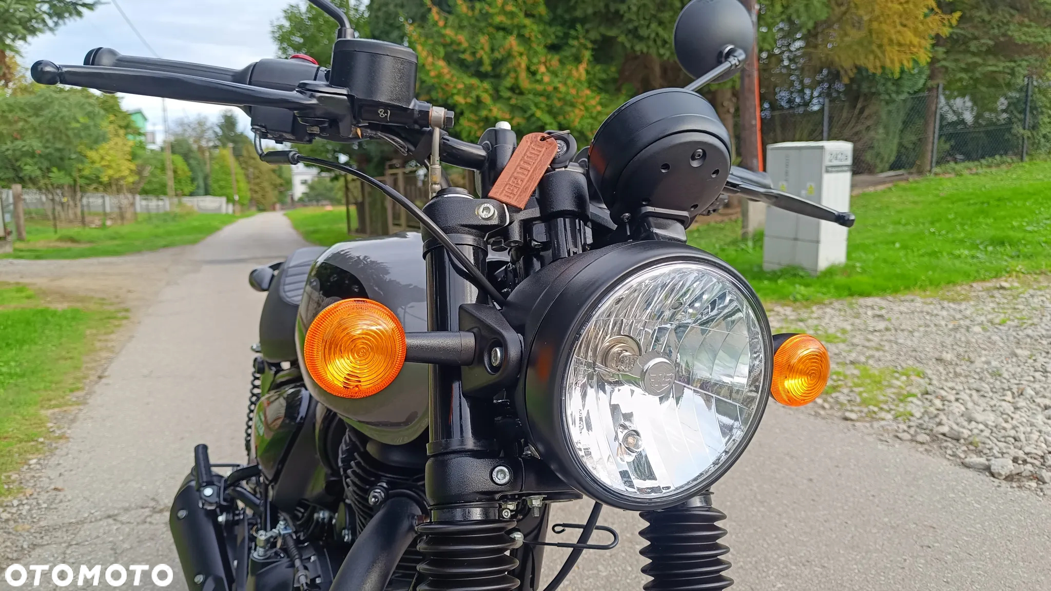 Royal Enfield HNTR - 9