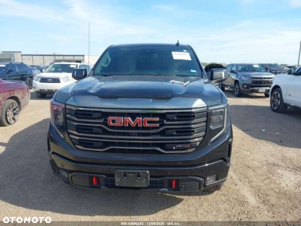 GMC Sierra - 9