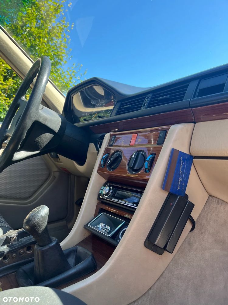 Mercedes-Benz W124 (1984-1993) ver-250-d-turbo - 15