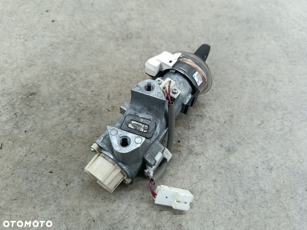 STACYJKA SUBARU FORESTER III 88215AG000  X1T25971 2.0 D - 10