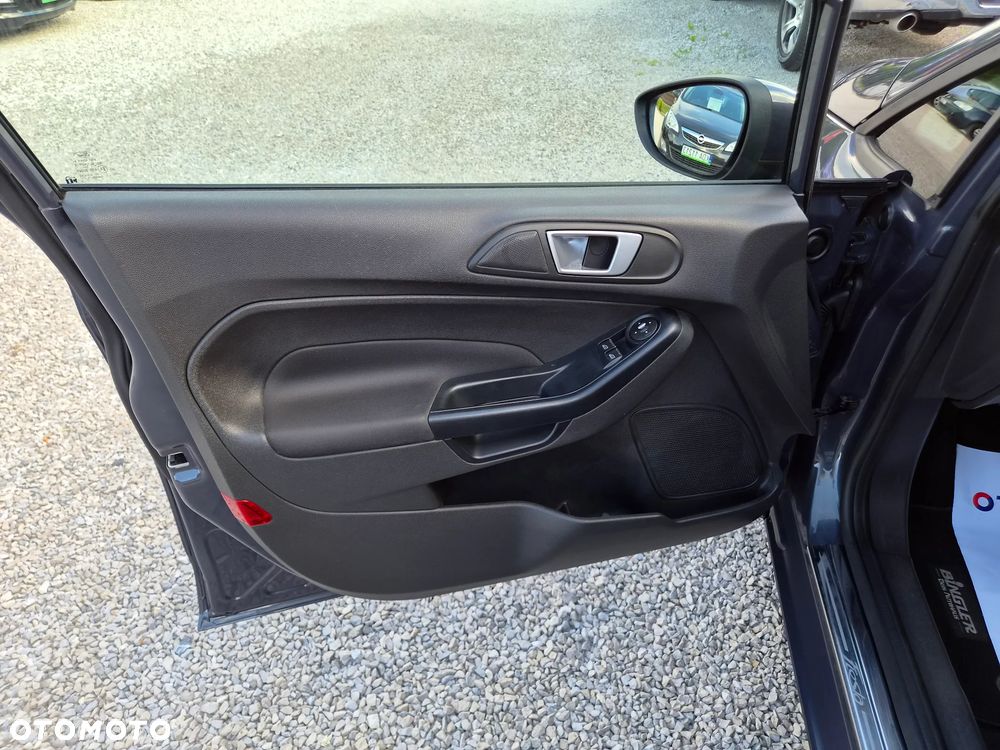 Ford Fiesta - 16