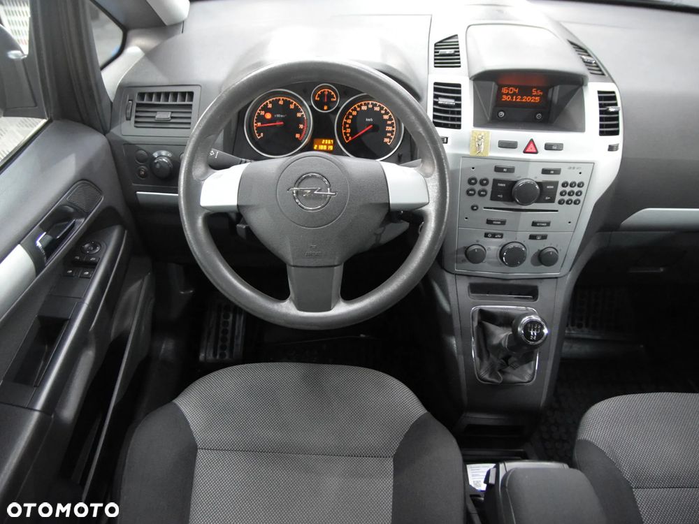 Opel Zafira - 12