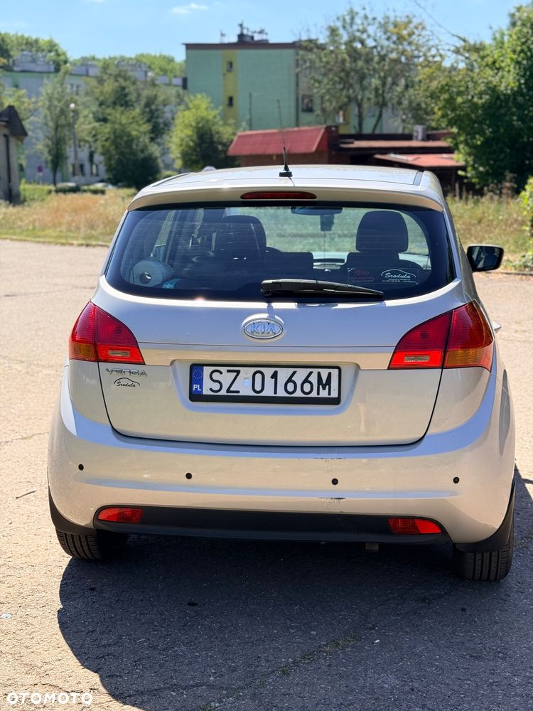 Kia Venga 1.4 L - 6