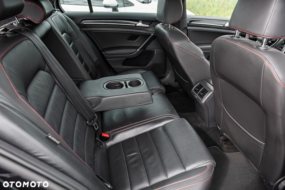 Volkswagen Golf 2.0 TSI 4Mot R DSG - 30