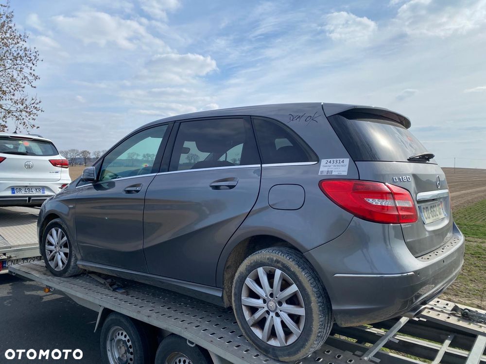 Mercedes-Benz Klasa B 180 CDI (BlueEFFICIENCY) 7G-DCT - 2