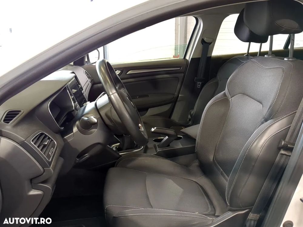 Renault Megane BLUE dCi 115 EQUILIBRE - 10