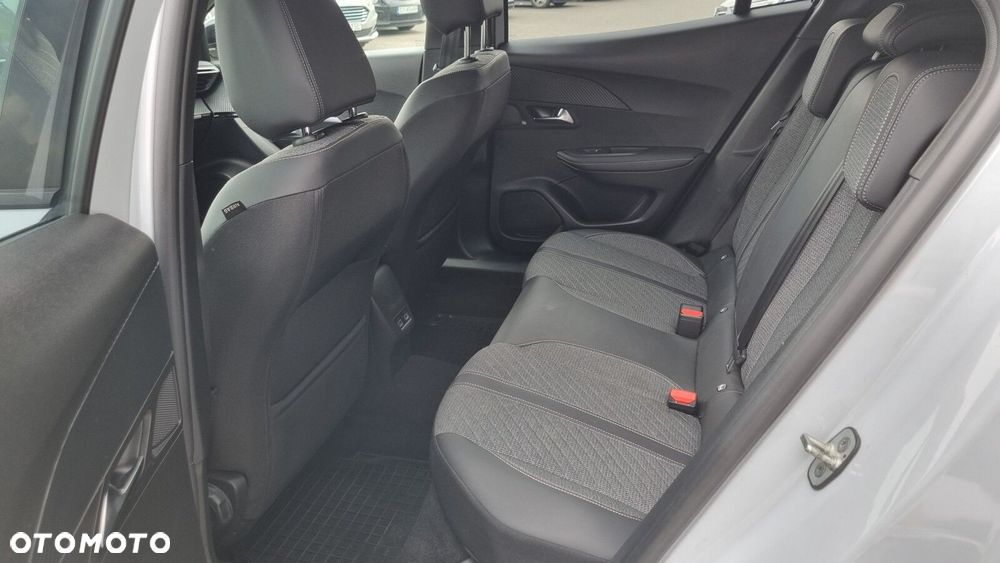 Peugeot 2008 1.2 PureTech Allure S&S EAT8 - 17