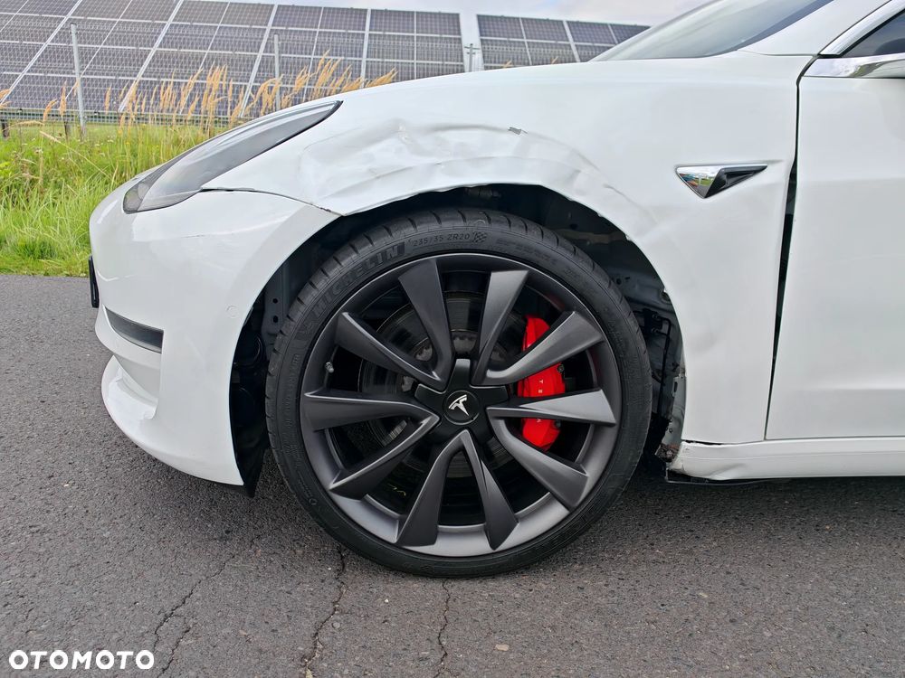 Tesla Model 3 - 5