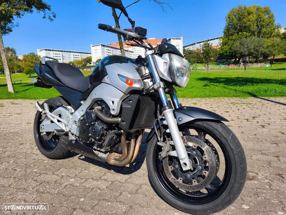 Suzuki GSR 600 - 2