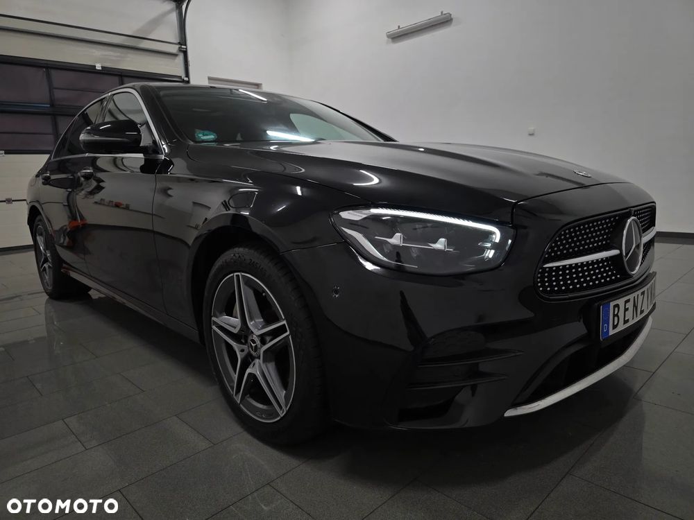 Mercedes-Benz Klasa E 300 4Matic 9G-TRONIC AMG Line - 1
