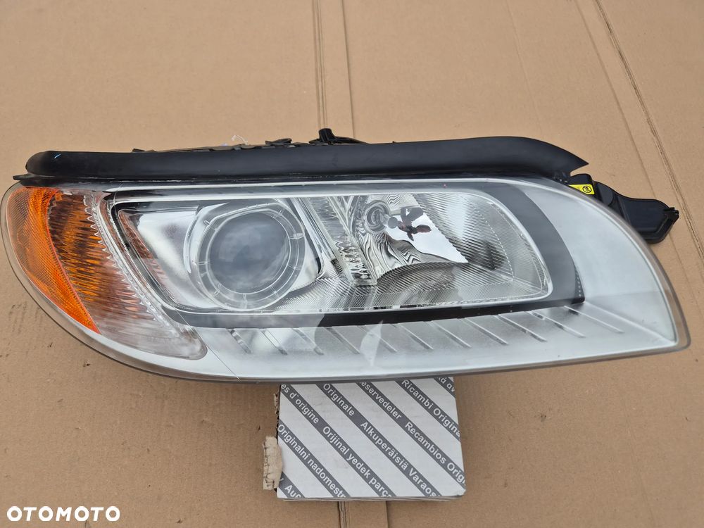 Volvo XC70 II V70 III S80 lampa prawa.Ksenon.LED 2013- .100% - 1