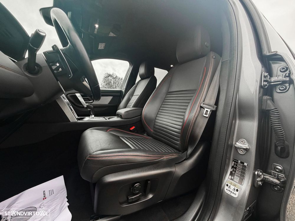 Land Rover Discovery Sport P300e R-Dynamic SE - 11
