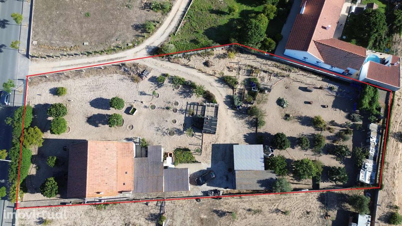 Quintinha com 2.163 m2 dentro do perímetro urbano de Melides - Grande imagem: 2/26