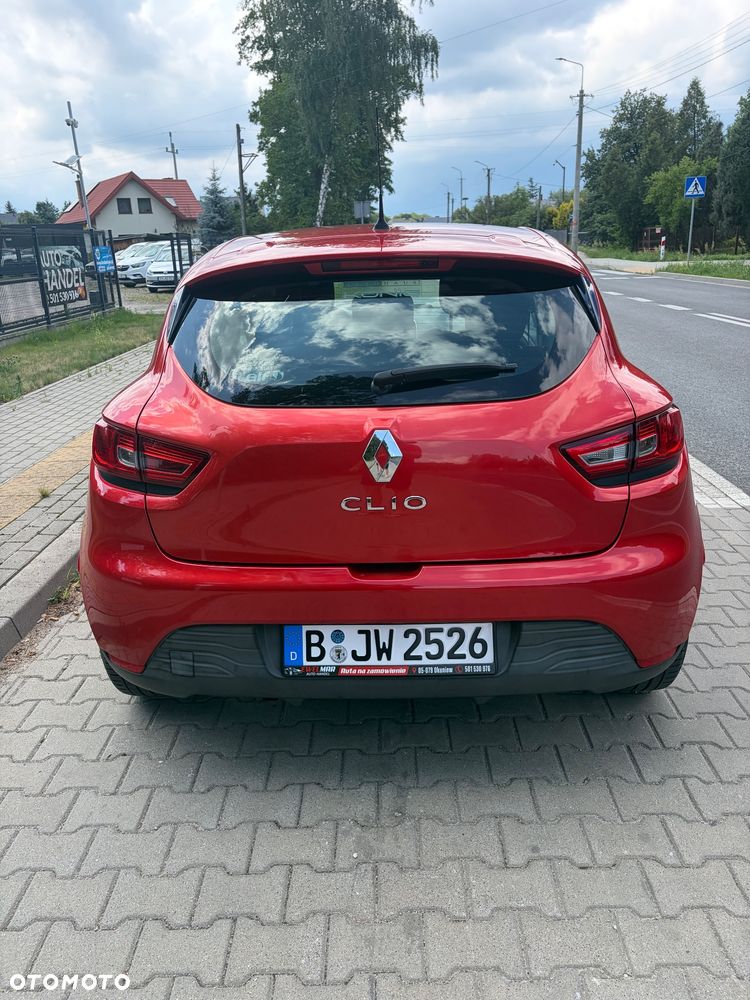 Renault Clio 1.2 16V 75 Life - 5