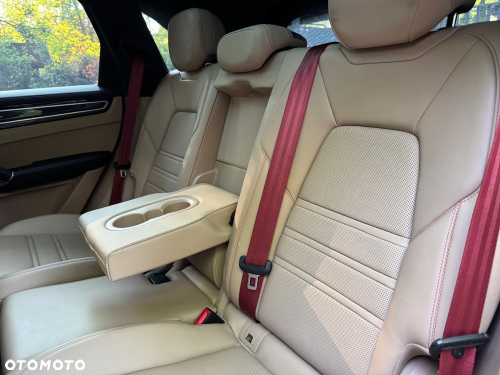 Porsche Cayenne - 14