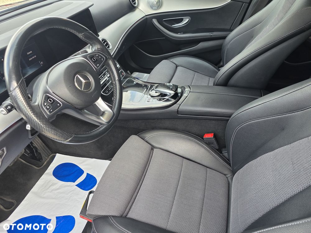 Mercedes-Benz Klasa E 200 9G-TRONIC - 25