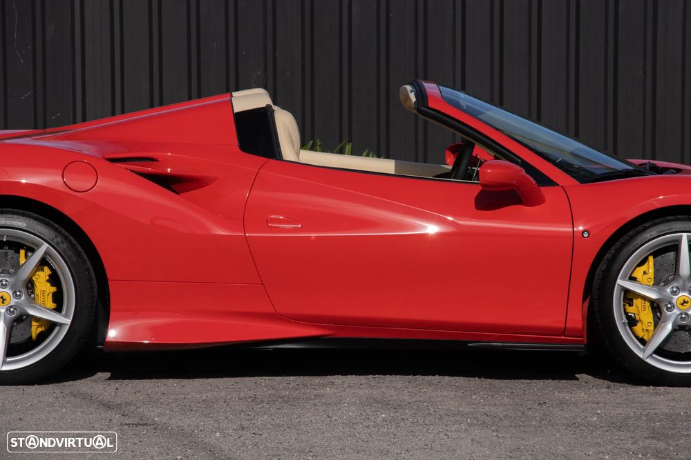 Ferrari F8 Tributo Spider - 29