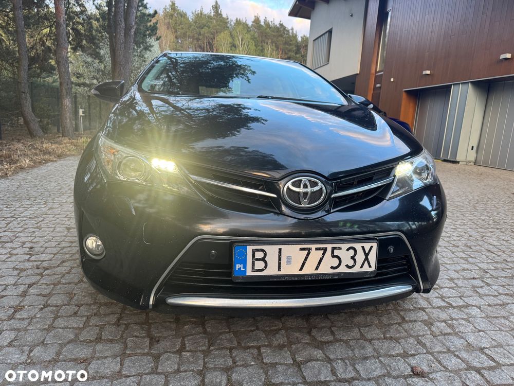Toyota Auris 1.6 Premium + - 9