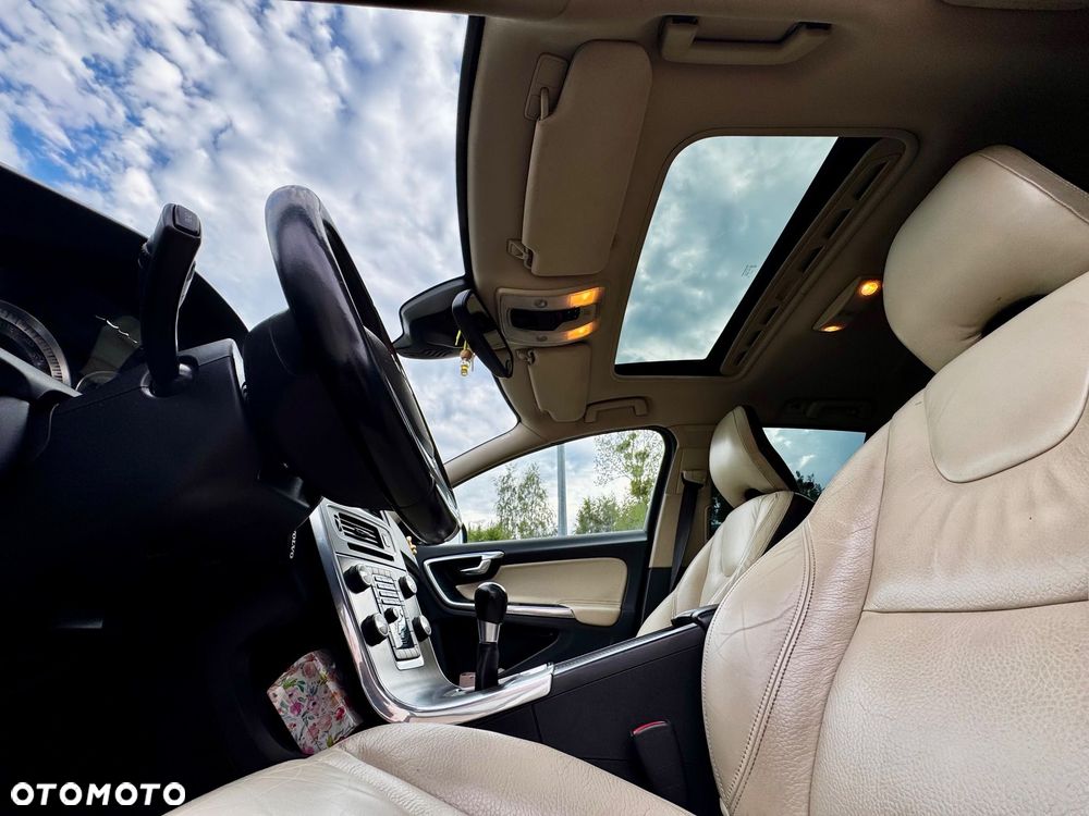 Volvo V60 D3 Summum - 20