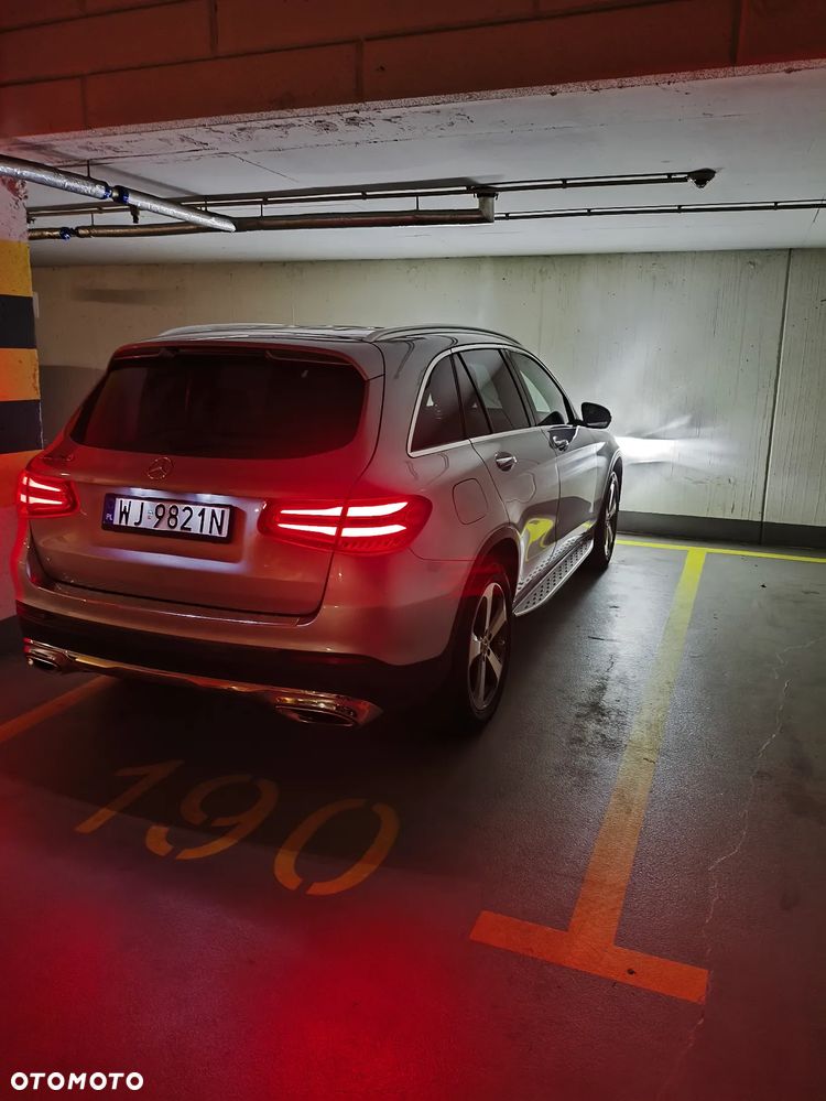 Mercedes-Benz GLC 300 4Matic 9G-TRONIC Exclusive - 2