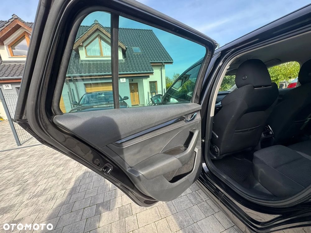 Skoda Octavia 2.0 TDI Ambition DSG - 11