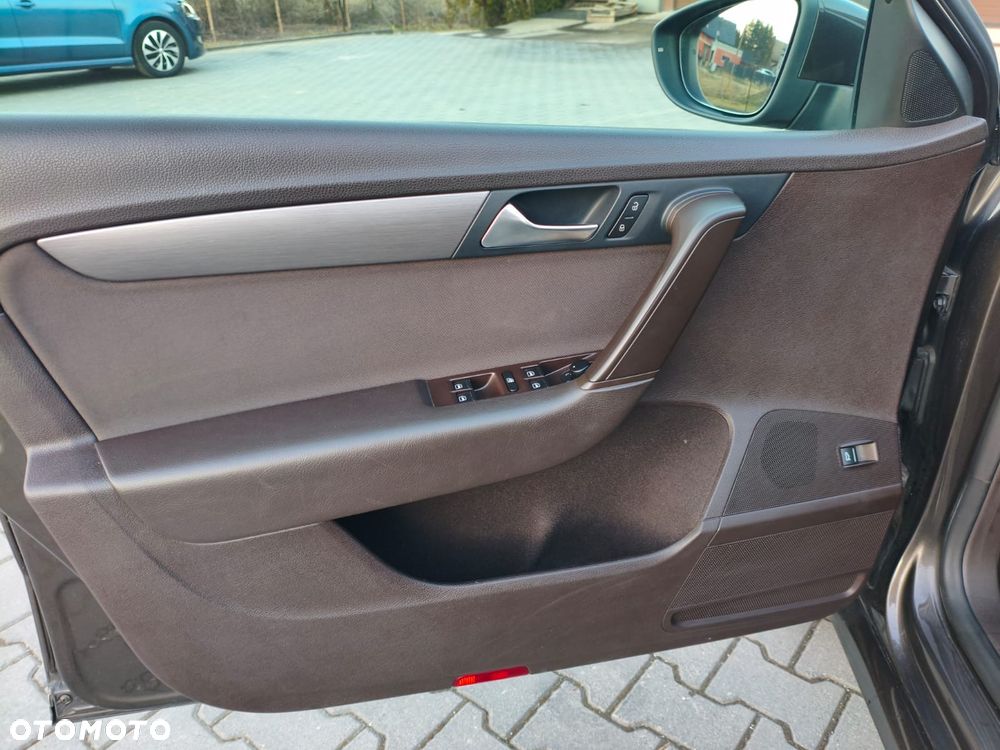 Volkswagen Passat 2.0 Blue TDI DSG SCR Comfortline - 13