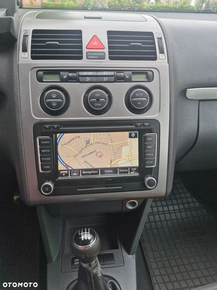 Volkswagen Touran 2.0 TDI Highline - 6