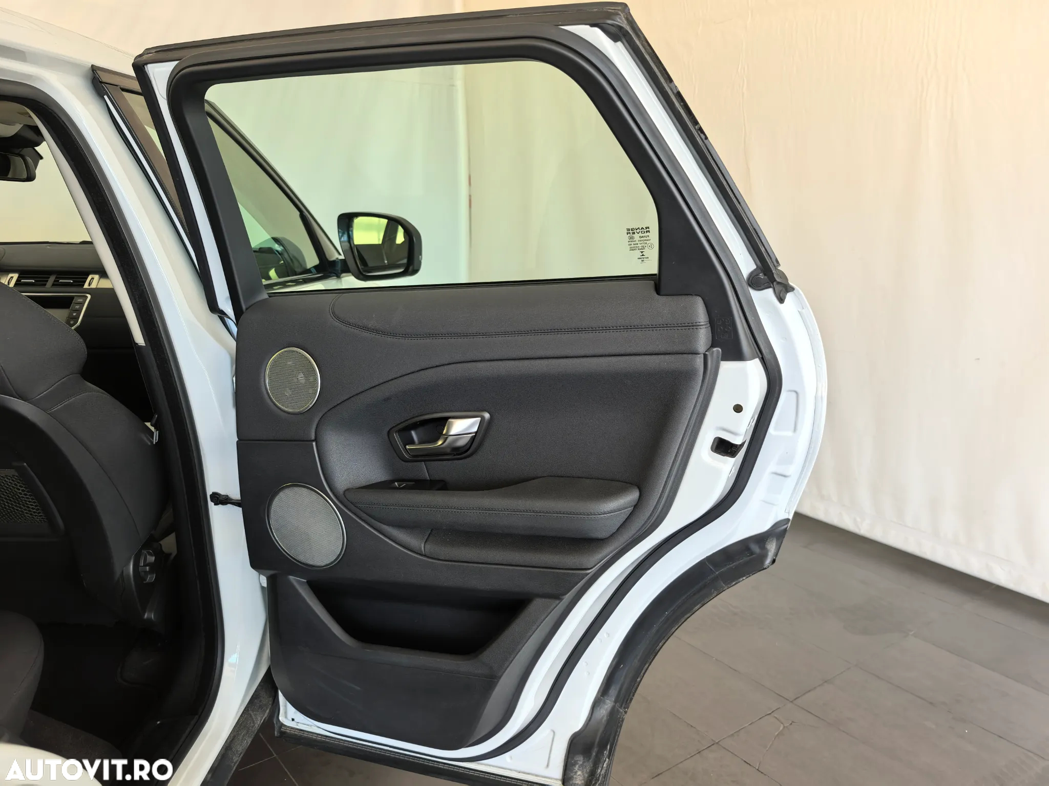 Land Rover Range Rover Evoque - 26