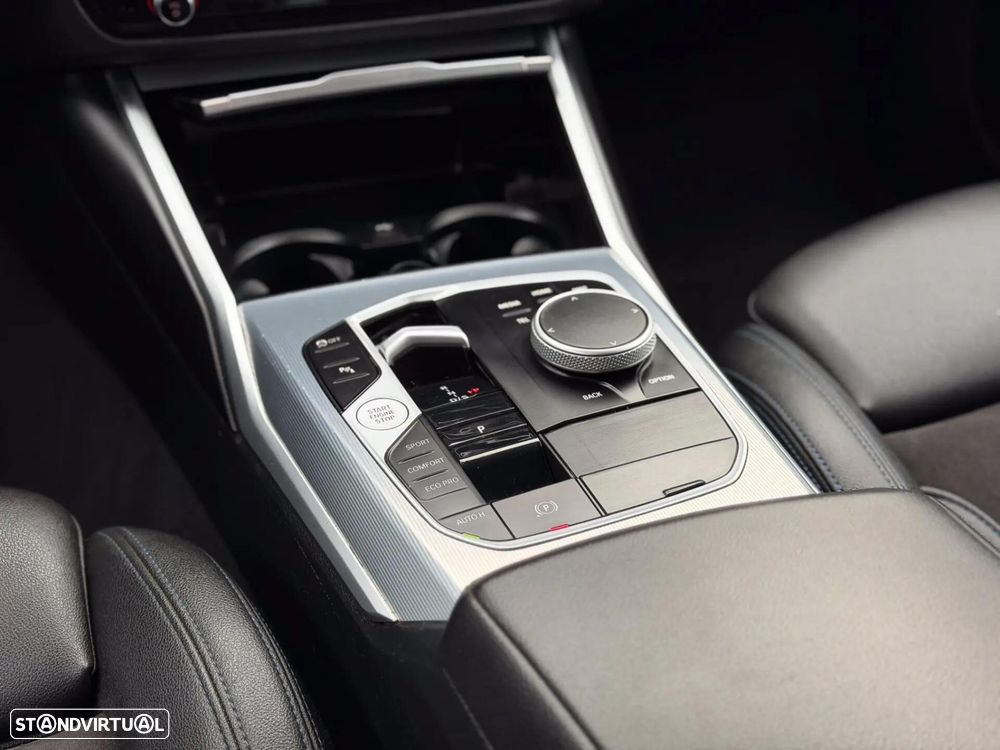 BMW 320 d Pack Desportivo M Auto - 21