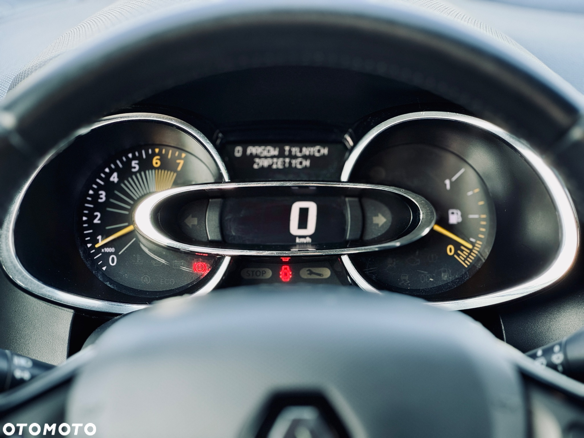 Renault Clio 1.2 16V 75 Life - 9