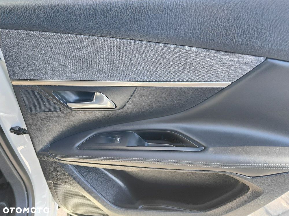 Peugeot 3008 1.2 PureTech Active - 24