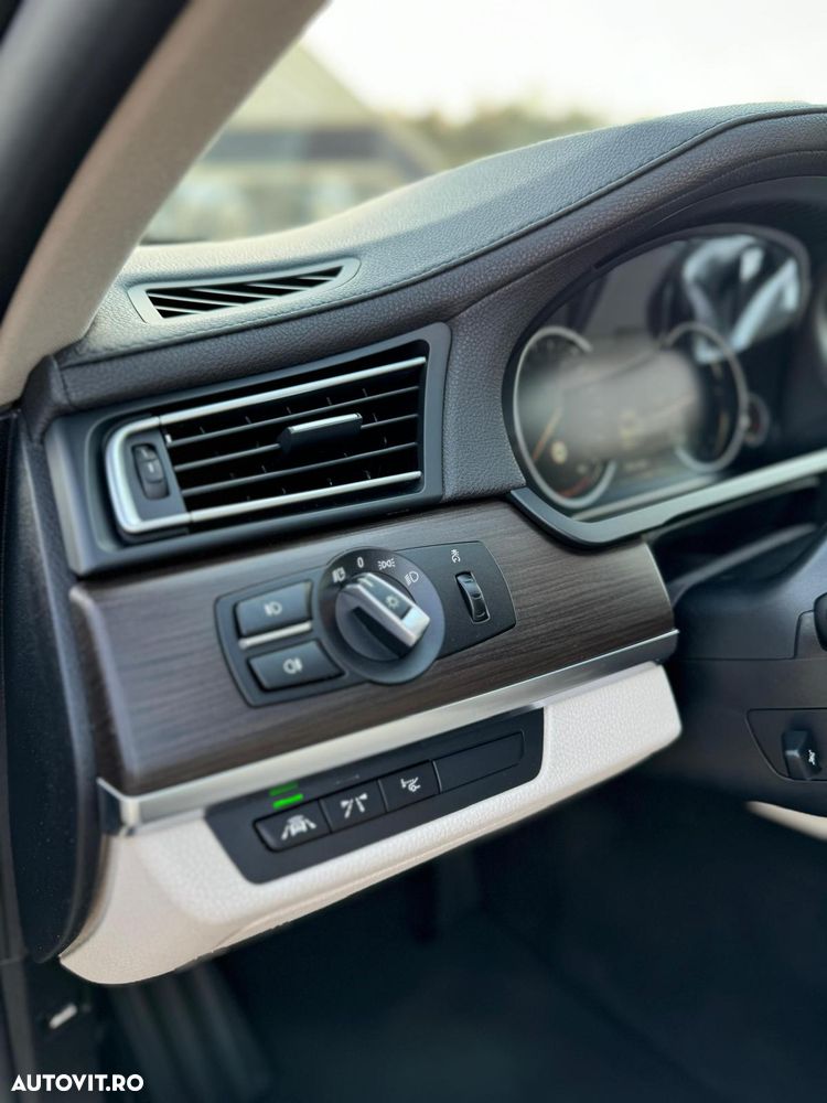 BMW Seria 7 740d xDrive - 12