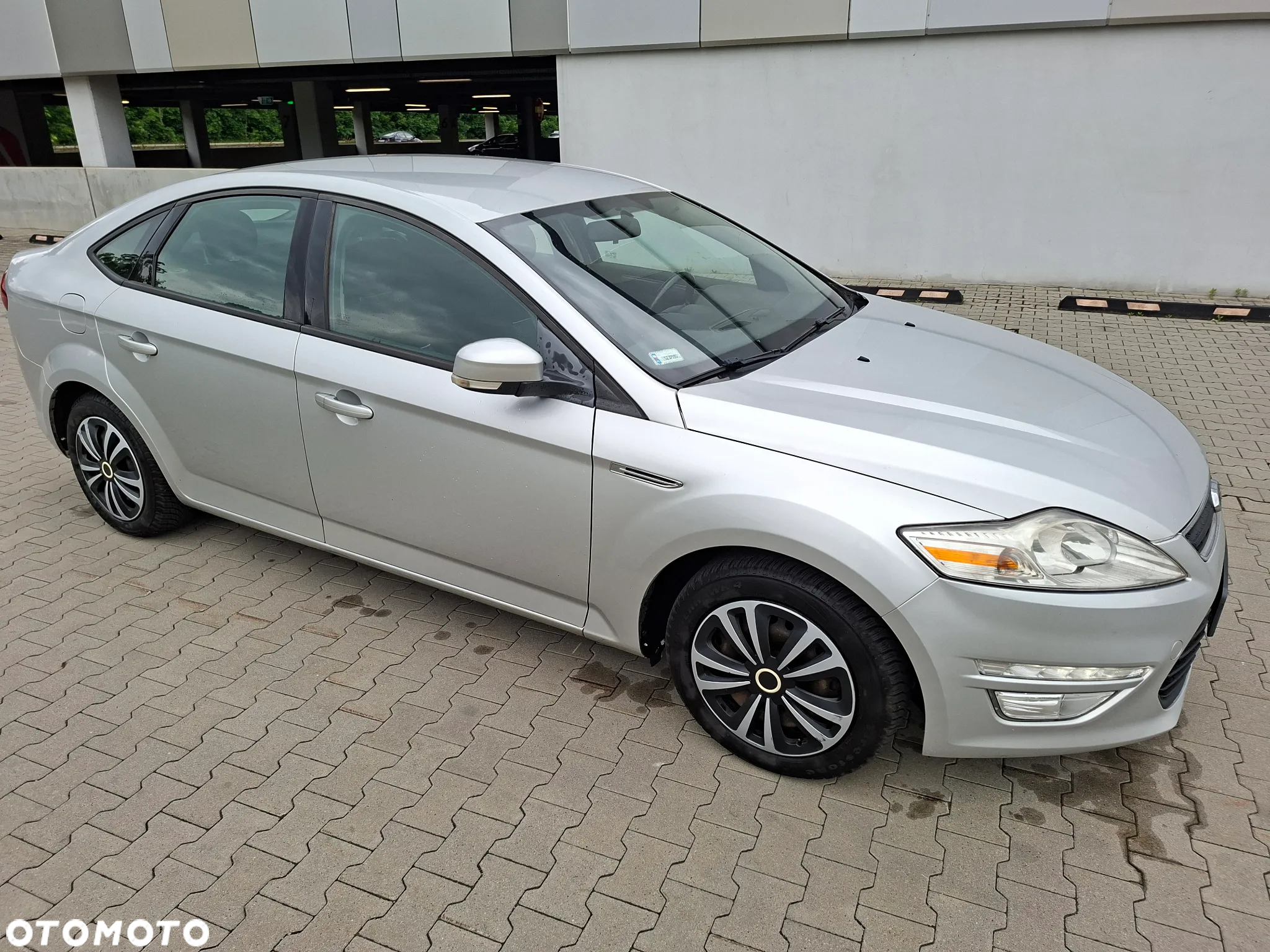 Ford Mondeo 1.6 T Ambiente - 2