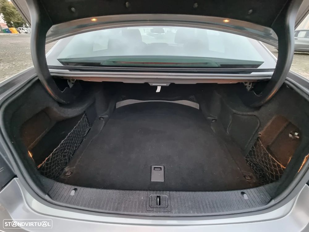 Mercedes-Benz E 250 CDi Avantgarde BlueEfficiency - 10