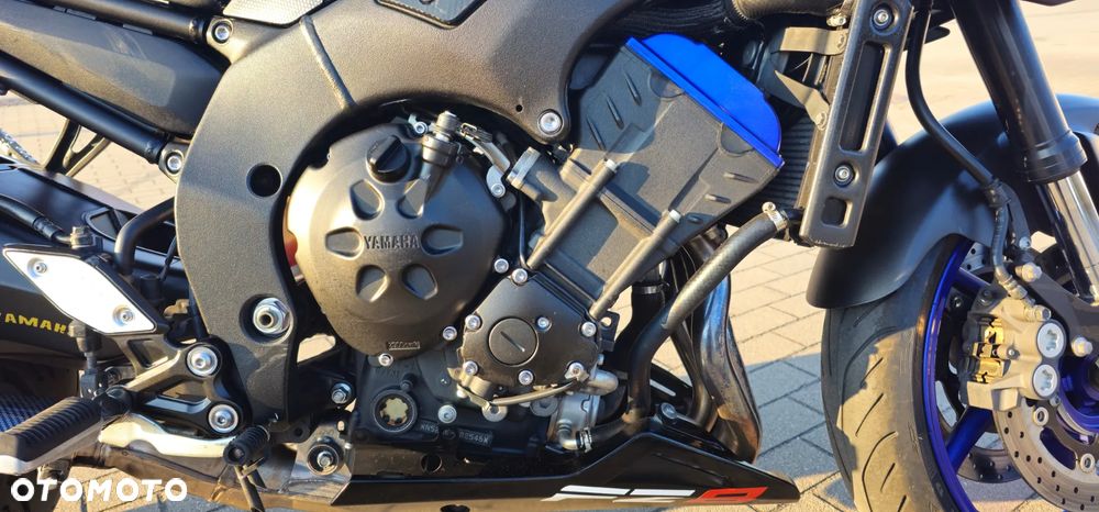Yamaha FZ8 - 10