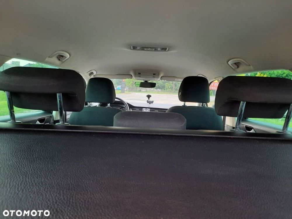 Volkswagen Passat - 19