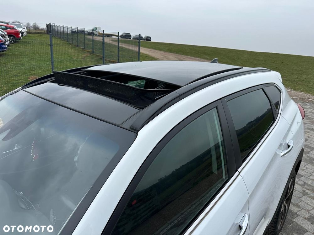 Hyundai Tucson 2.0 CRDi 4WD Automatik Style - 7