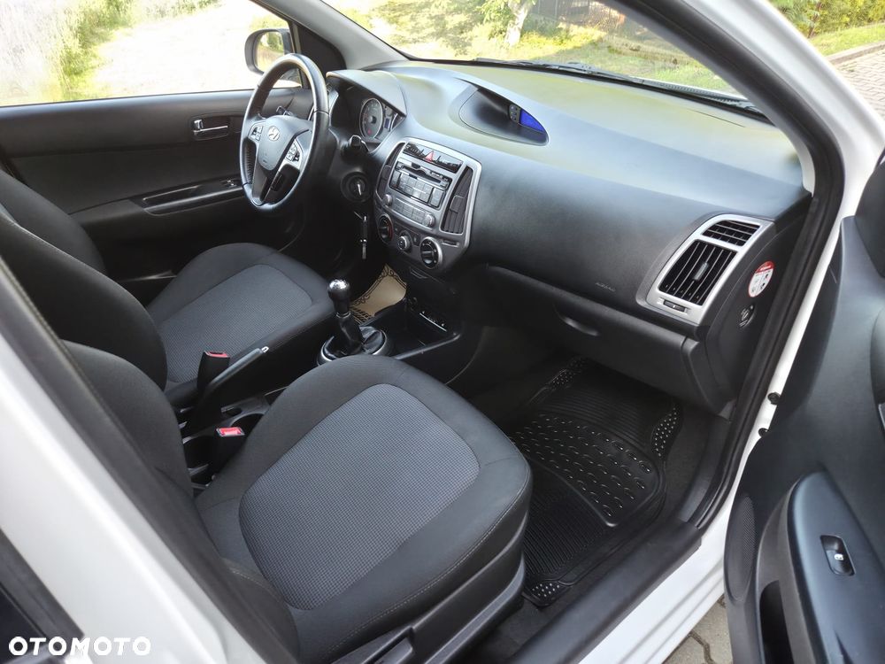 Hyundai i20 1.2 Fifa World Cup Edition - 19