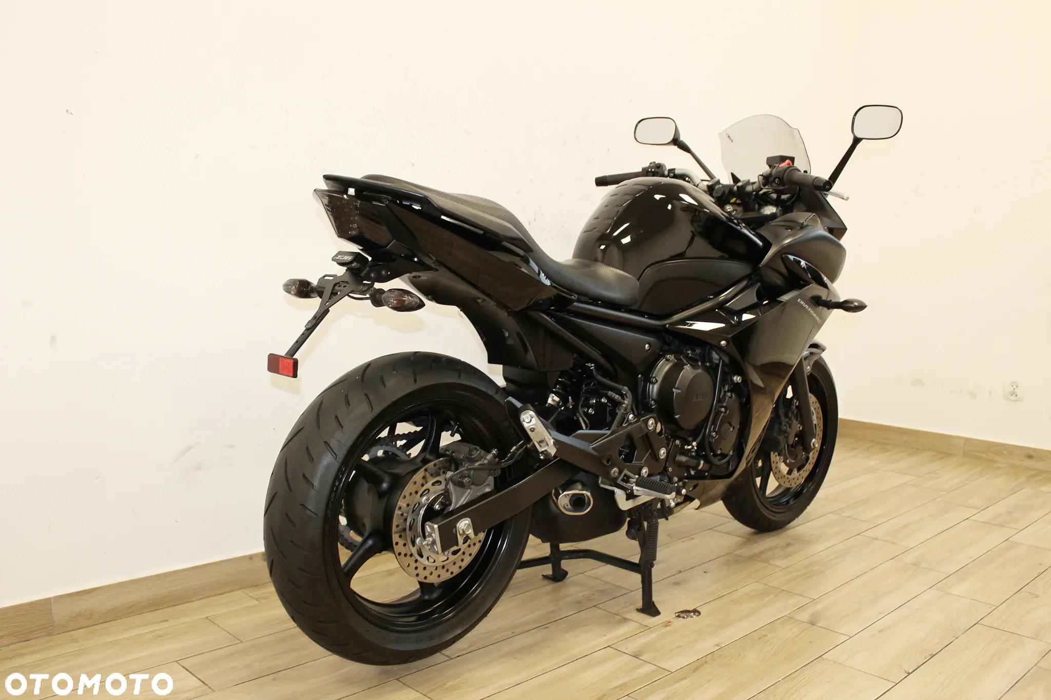 Yamaha XJ - 8