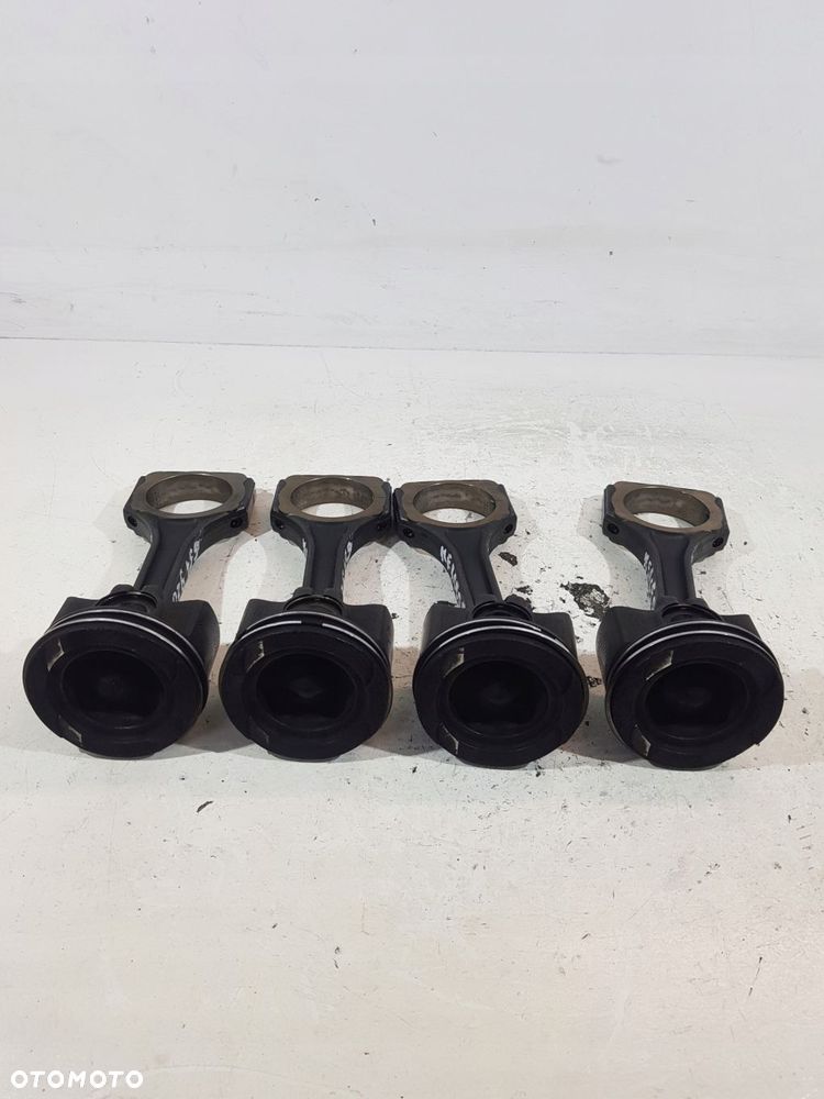 tłok korbowód 082318 mercedes w213 w205 2.0 cdi 654920 - 2
