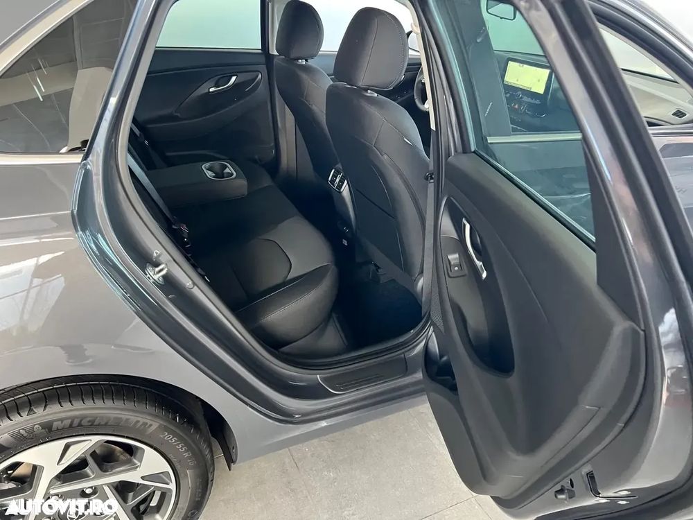 Hyundai i30 1.5 96CP M/T Highway - 12