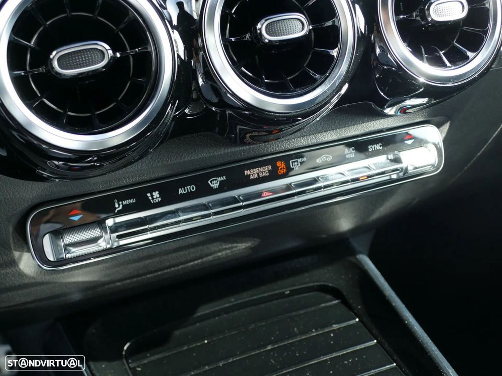 Mercedes-Benz GLB 180 d AMG Line - 24