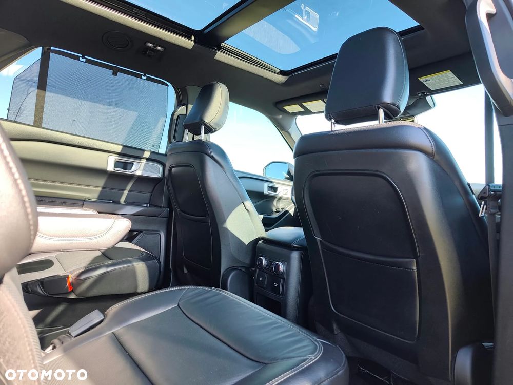 Ford Explorer - 16