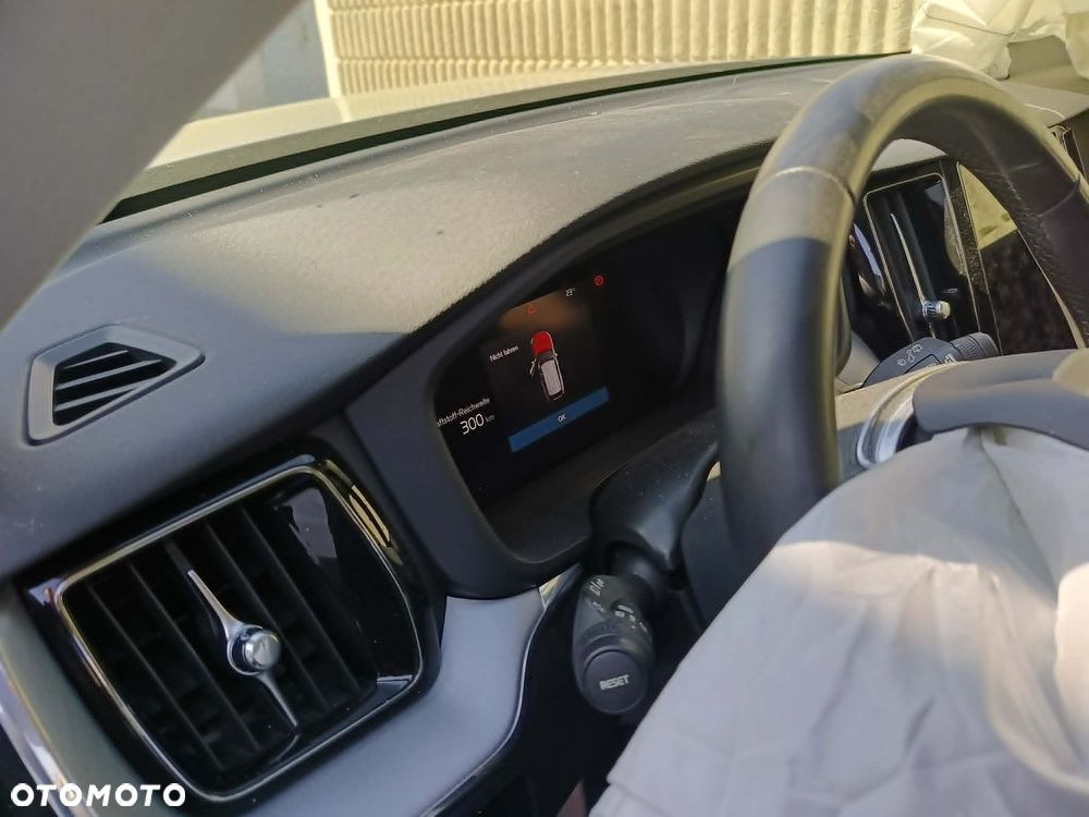 Volvo XC 60 B4 D Geartronic Momentum - 17