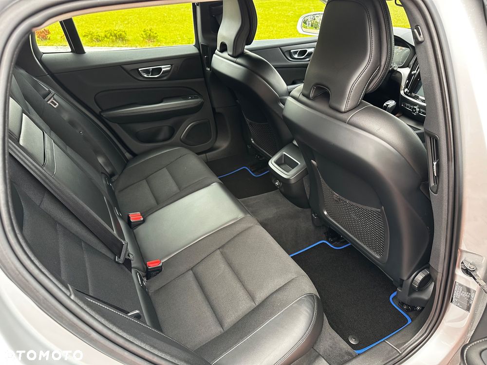 Volvo V60 D3 Momentum - 14